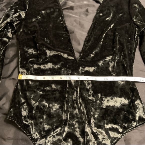 Victoria’s Secret Black Crushed Velvet Plunge Deep V Neck Body Suit New Sz M - Picture 12 of 15